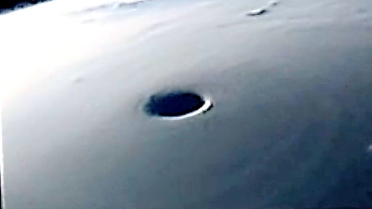 This Mysterious Video Of A Massive Opening At The North Pole Is Being Deleted Everywhere