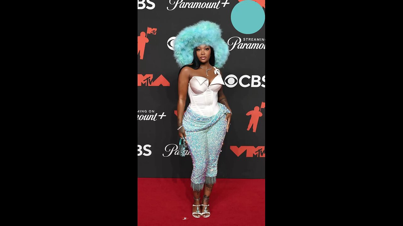 Color Combos inspired by Summer Walker VMA red carpet look. || MIIEN Consultancy