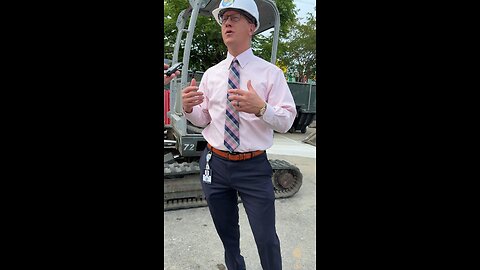 Jonathan Hayes, Panama City Manager, short answer