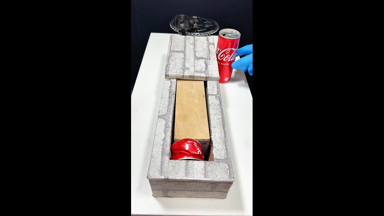 Coke can crushing ASMR sound