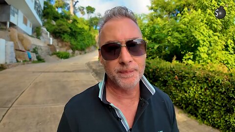 Jeff Berwick - Jewmerica! Another politician kisses the wall! Israeli full spectrum dominance!