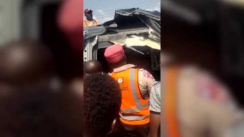 Boxer Anthony Joshua hurt in deadly car crash in Nigeria