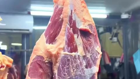 Moving beef! Thought it was alive?! Shocking