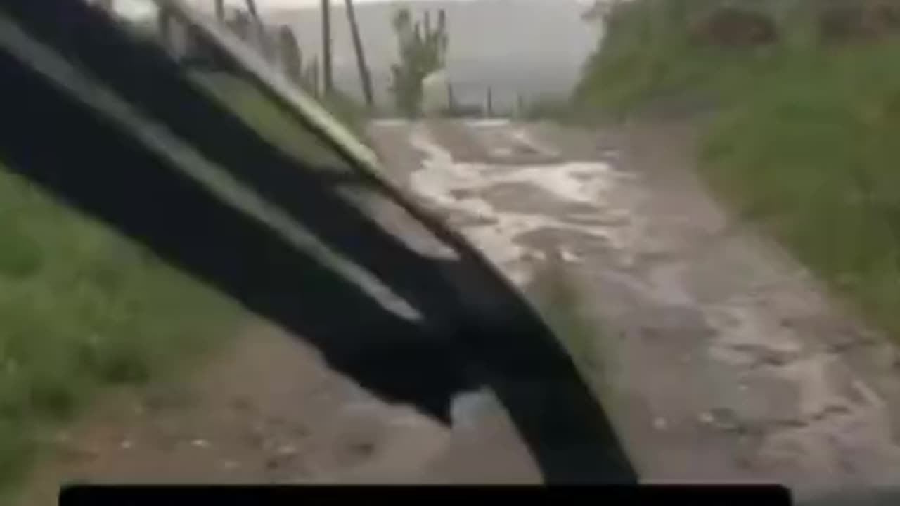 Denoncoi rrugën skandaloze, dy zyrtarët e PS në Elbasan, dhunojnë barbarisht të riun