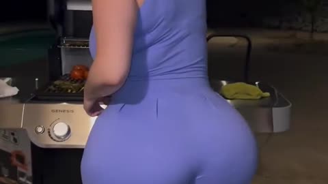 Chimo Curves: Plus Size Curvy Model | Wiki & Bio