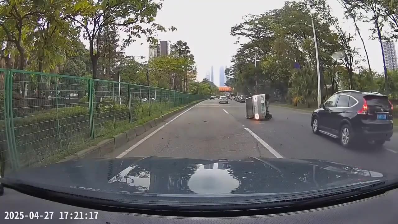 Shocking Car Crash Caught on Dashcam – Drive Safe Out There