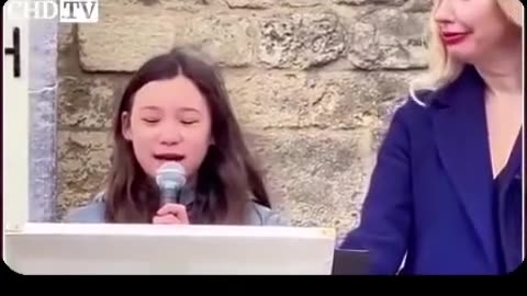 Esta menina de 12 anos destrói a realidade distópica das cidades de 15 minutos