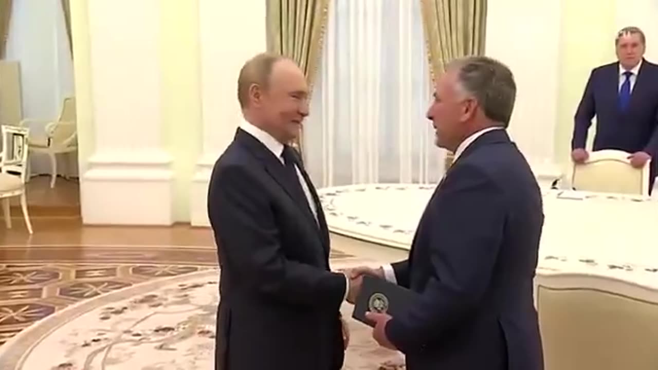 NOW - Trump's envoy Witkoff & Putin meet at the Kremlin for about 3 hours (8.06.25)
