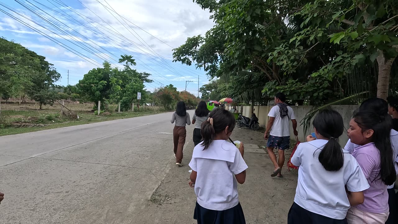 Raw & Unedited: Walking Through the Neighborhood as a Foreigner in the Philippines