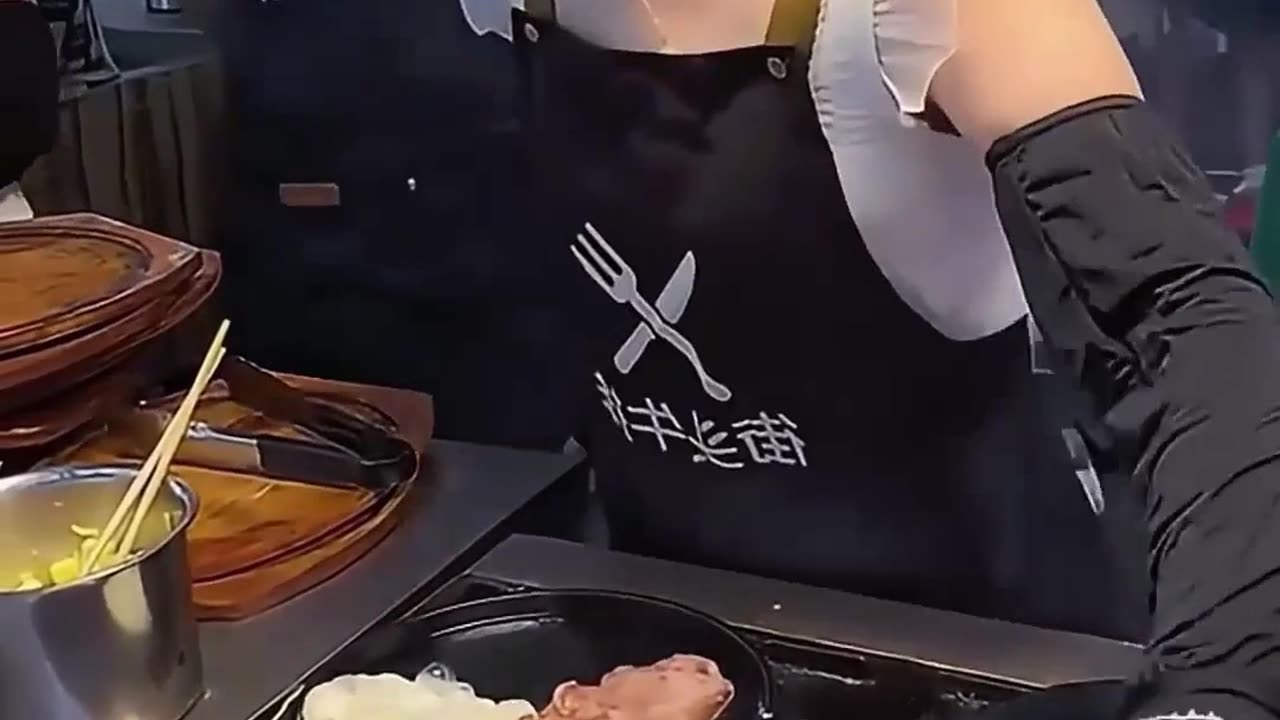 This COOK Has Incredible Talent 🧑🍳❤️