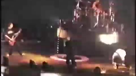 Staind - Need To - Korn Cover - Live Sick And Twisted Tour 2000