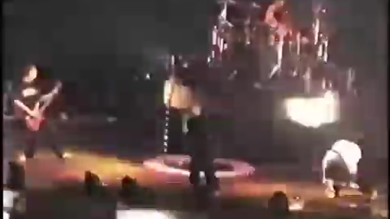 Staind - Need To - Korn Cover - Live Sick And Twisted Tour 2000