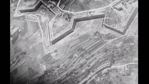 luftwaffe_raid_over_malta_in_the_summer_of_1942