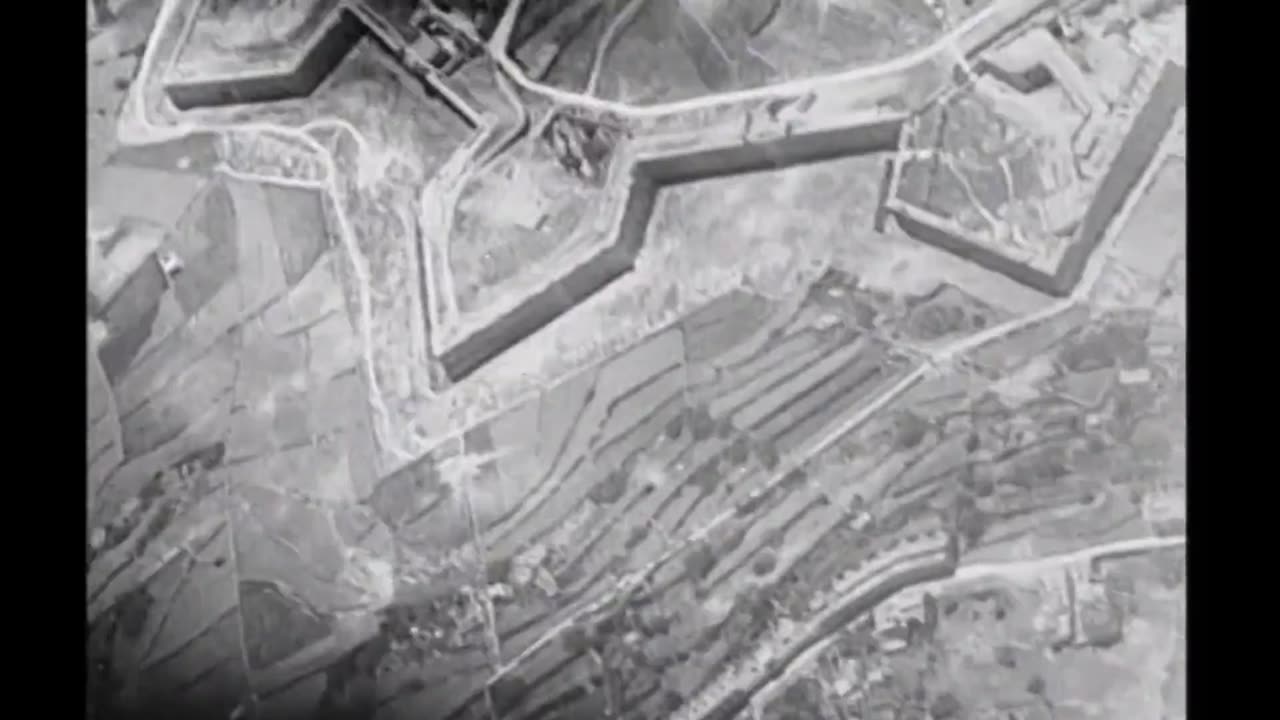 luftwaffe_raid_over_malta_in_the_summer_of_1942