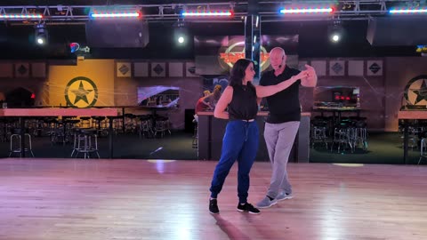 West Coast Swing @ Electric Cowboy with Wes Neese 20251102 190020467