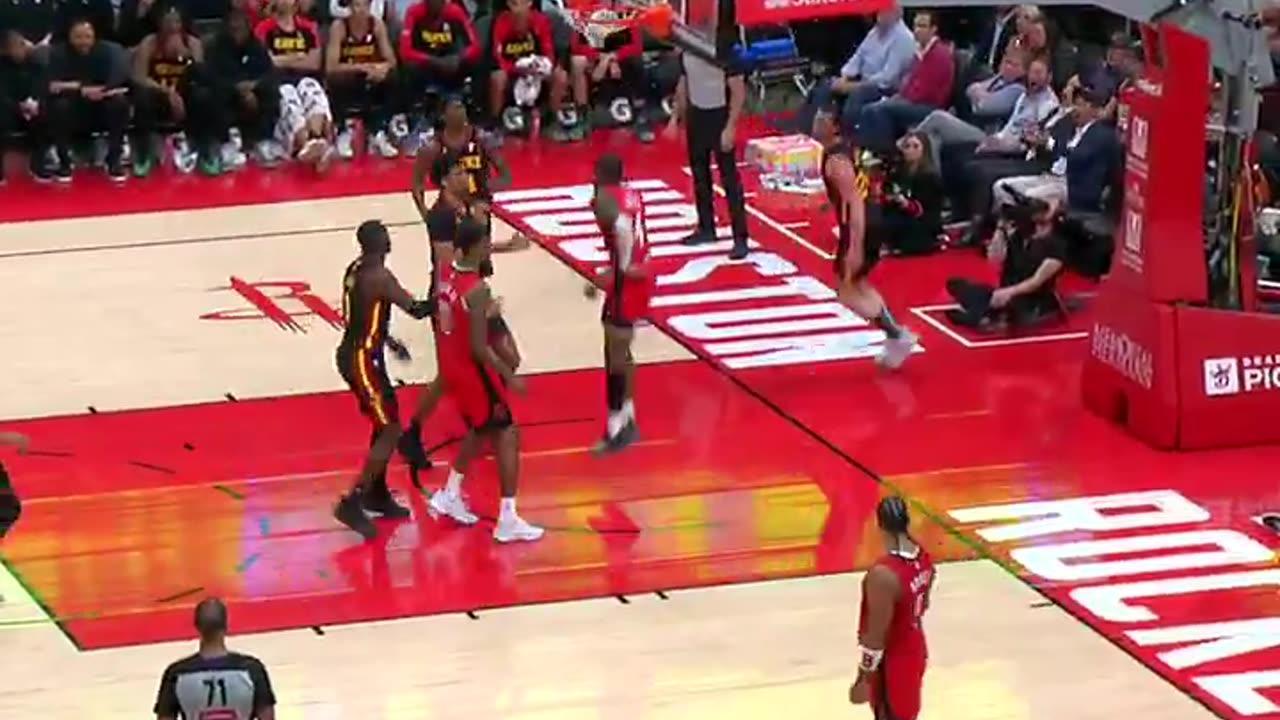 NBA - Jalen Green spins baseline and TAKES OFF 🚀