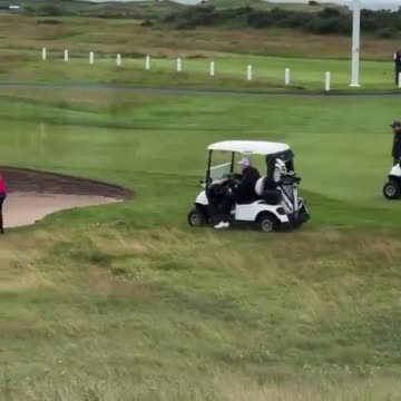 Trump mashtron në golf në Skoci? Videoja bëhet virale në rrjetet sociale