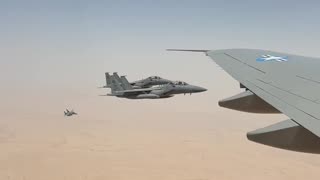 Saudi F-15’s providing honorary escort for Air Force One! 🇺🇸🇸🇦 #SaudiArabia #USA