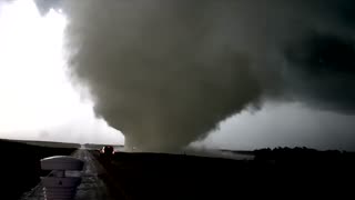 Strong Tornado on the ground Watertown, South Dakota
