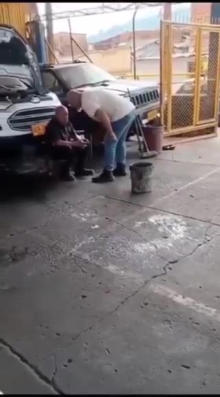 Ciudadano agredió a un adulto mayor y desató repudio nacional