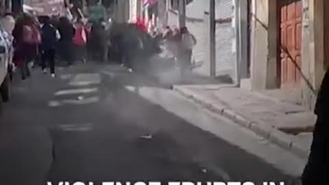 Bolivia： Police Clash With Ex-President Evo Morales' Supporters In Capital La Paz ｜ N18G