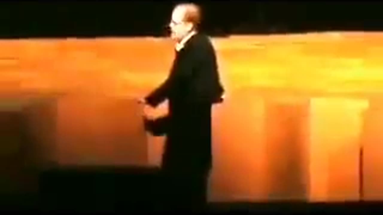 😂🎤 Kelsey Grammer's Epic Speech Fail! | FunFM