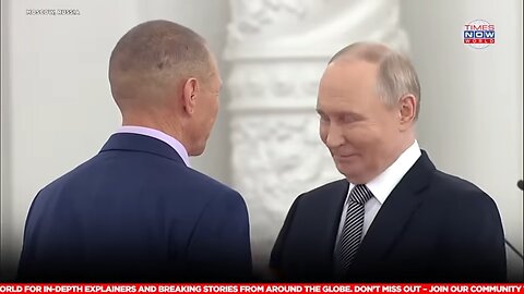 Putin Awards Hero of Russia Medal — Pilot Responds With Deep Bow of Gratitude in St. George Hall