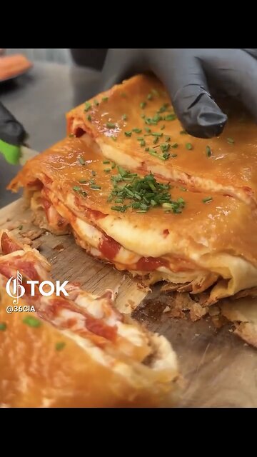 BAKING PIZZA QUESADILLA🧑‍🍳🍕🥪ALL IN ONE PIZZA QUESADILLA LOAF🍞💫