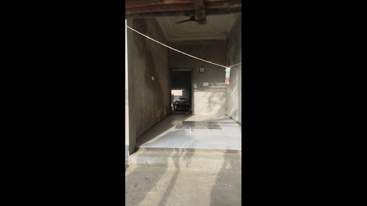 Aaj Lagai Mistri Ne dukaan ki tile