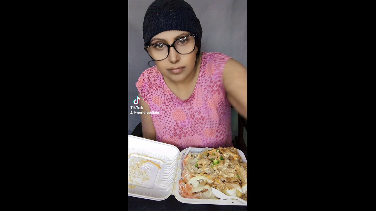 Let’s eat villa Medina shawarma