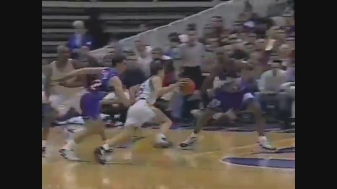 Mark Price 18 Points 7 Ast Vs. Jazz, 1996-97.