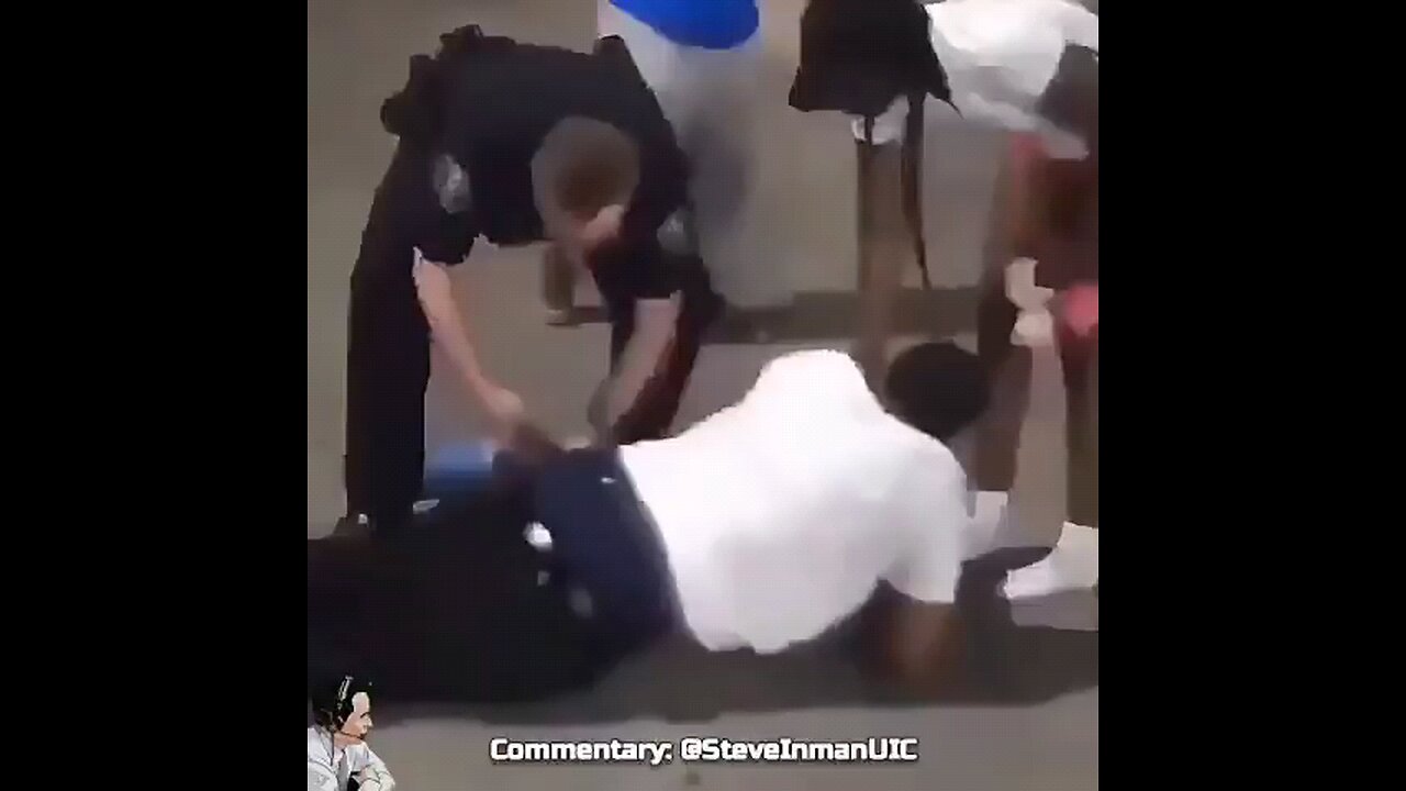 An out of shape, undertrained cop gets help from the community.