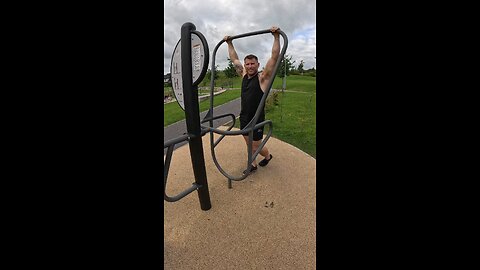 Don’t skip pull-ups in your routine 🤍 Holistic Personal Training www.myvitalitykit.com