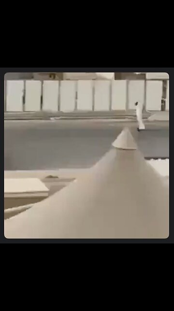 Apparently terrorists with bombs strapped to their bodies should not ride skate boards...💥