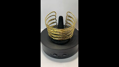 Mini-Vlog: Stop & Shop: Women’s Large Slip-On Gold-Tone Woven Looped Polished Coated Bracelet