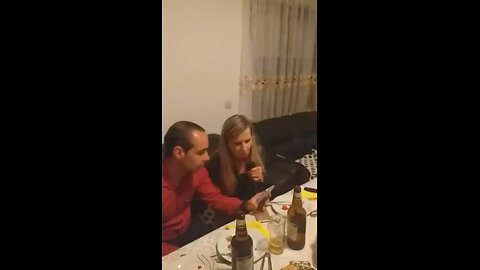 Fun with sister singing 🙈😂😂😂