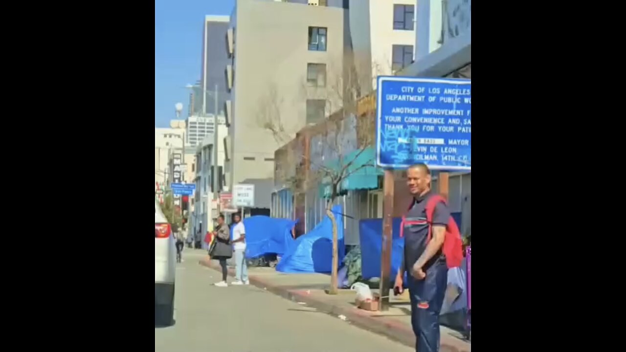 LIFE ON THE STREETS🚏⛺️🧎♂️🚔IN DOWNTOWN LOS ANGELE🚶🏻👮🚨🏪💫