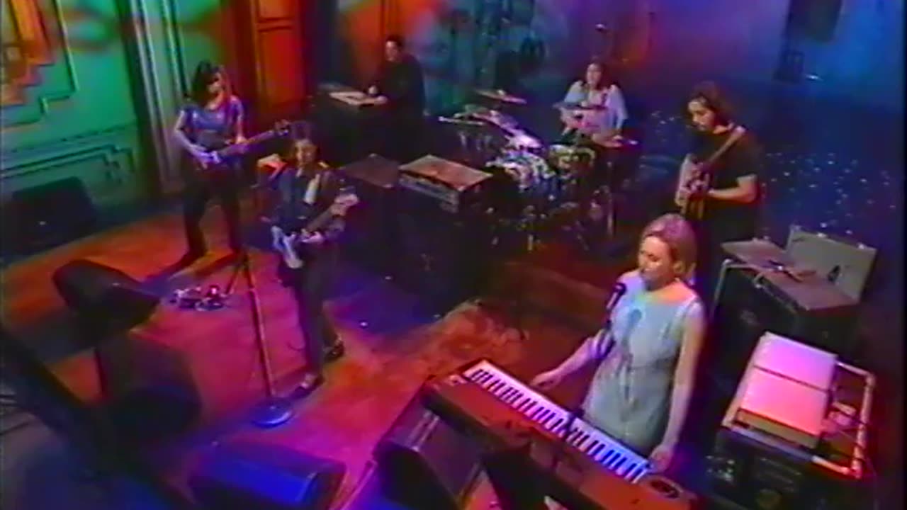 Luscious Jackson - "Naked Eye" Live on Conan 1997 | Late Night With Conan O'Brien