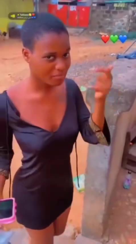 Look how beautiful she's..see her fine Azz.