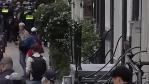 Netherlands Immigration Debate: Protests & Public Safety Concerns