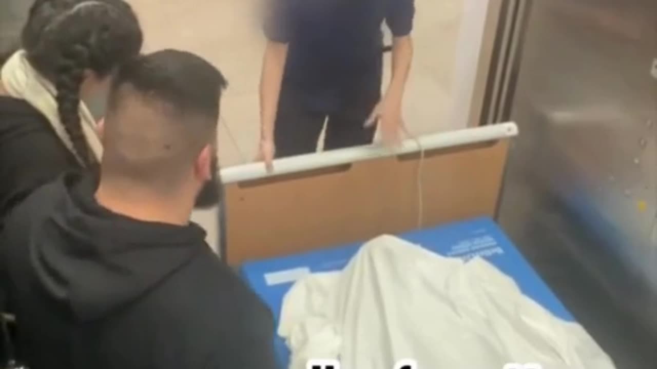 Elevator Ride Turns into a Horror Scene! 😱🚨💀