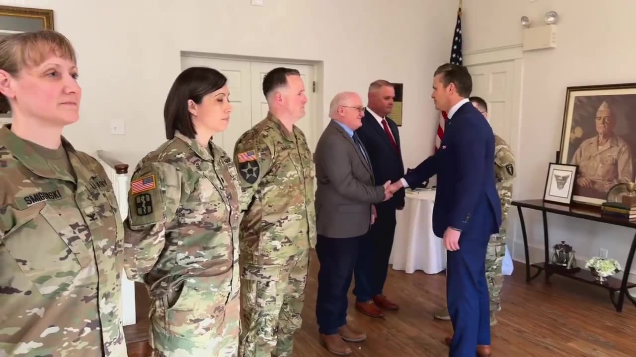 🚨🔥Hegseth Honored to highlight some exceptional emerging leaders of U.S. Army War College.