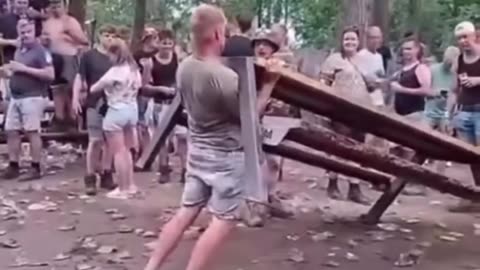 💪🤣 The Ultimate Picnic Table Lift Fails! | FunFM