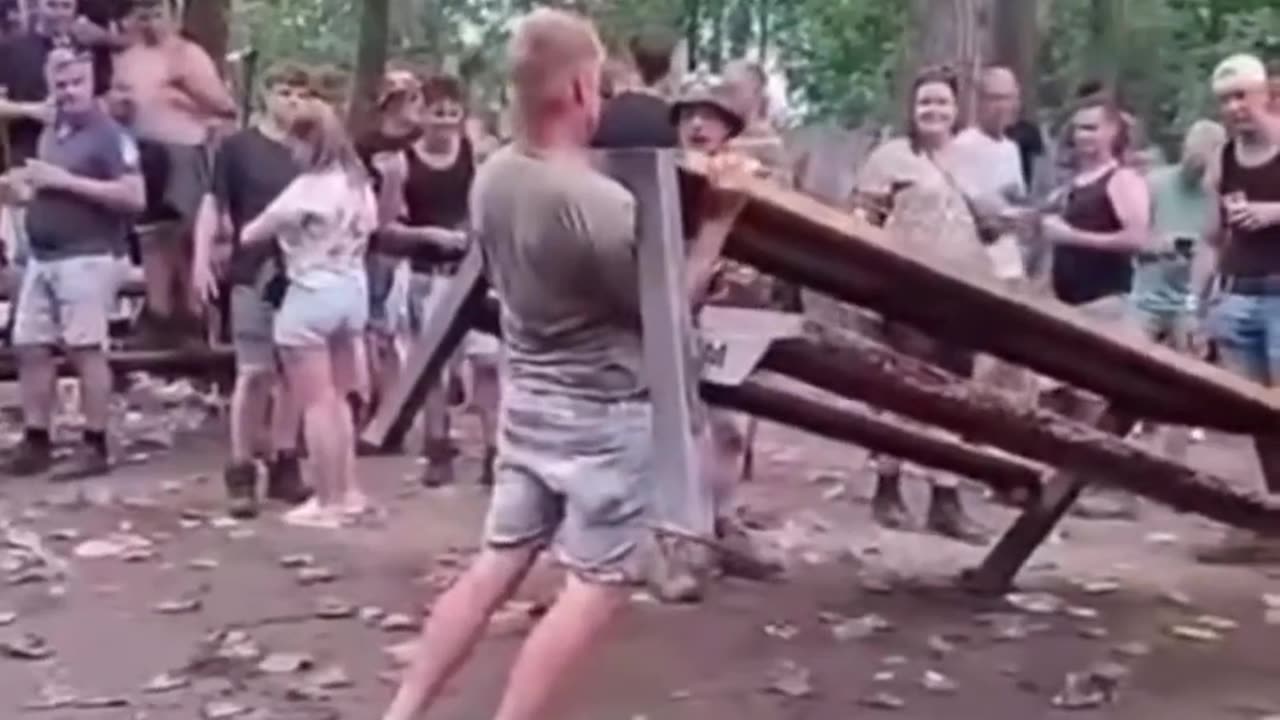 💪🤣 The Ultimate Picnic Table Lift Fails! | FunFM