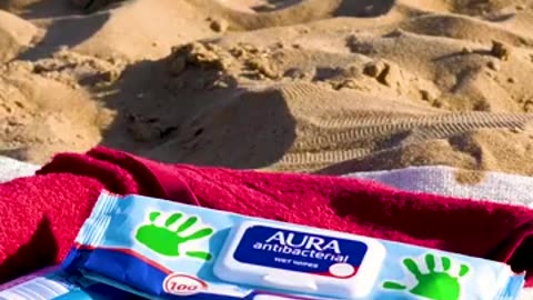 22 BEACH AND POOL SUMMER HACKS