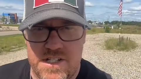 Man chooses to be homeless for next 4 years to protest Trump and ICE