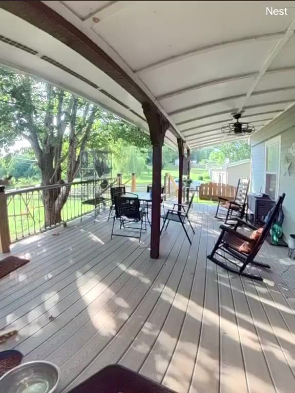 Horker gives a fat fa66ot sagging his pants what he fucking deserves