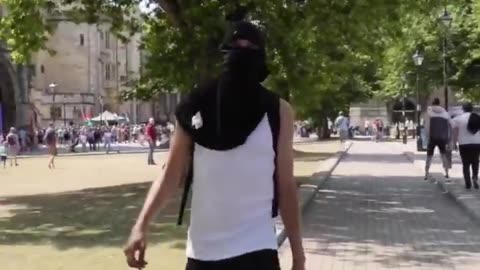 Masked ANTIFA thug sprayed with criminal identifying spray after he tried to intimidate