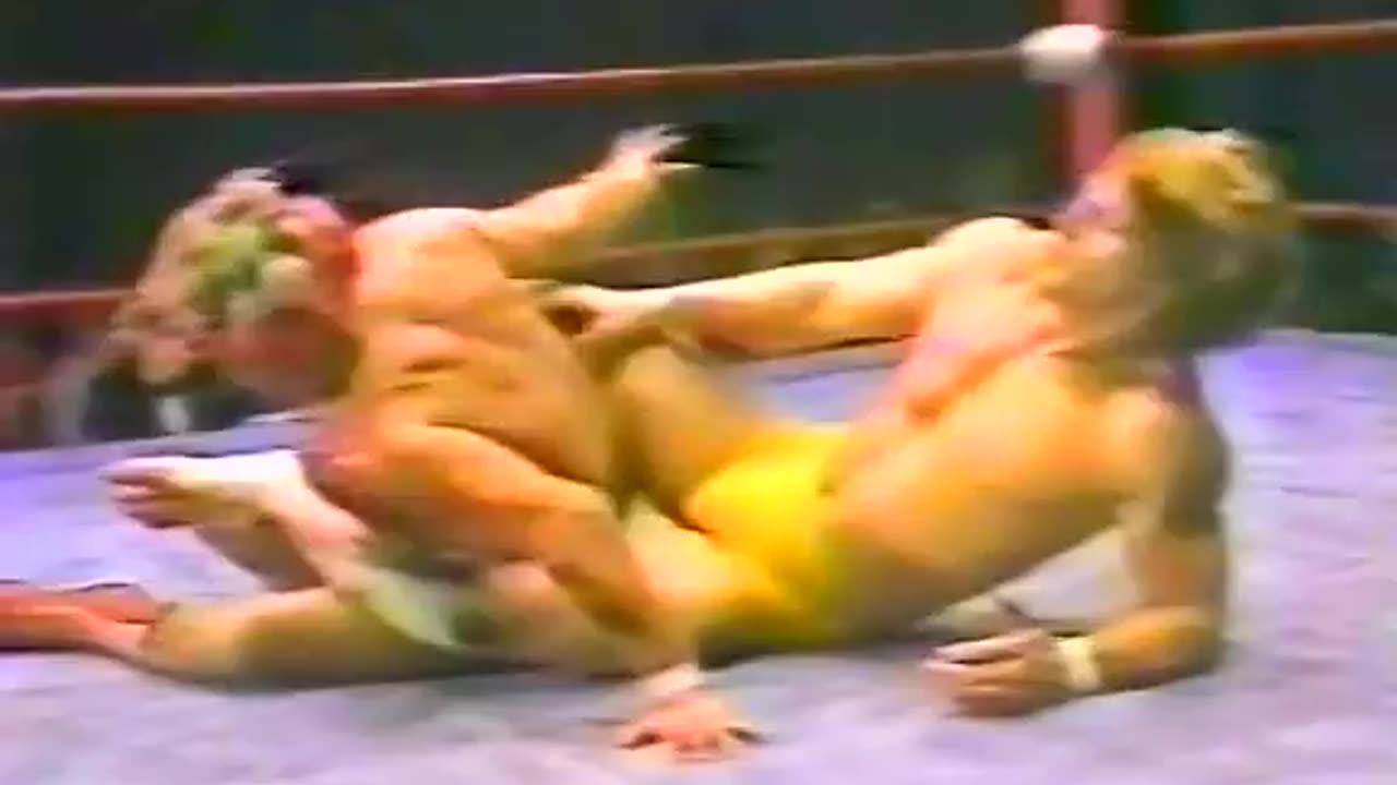 (1983.10.10) Kerry, Kevin & David Von Erich vs Michael Hayes, Terry Gordy & Buddy Roberts - WCCW