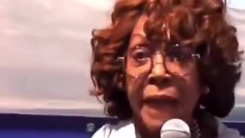 Serial Liar & Deep State con-artist Maxine Waters threatens to deport beloved Melania Trump